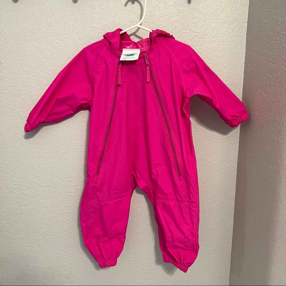 SPLASHY WATERPROOF ONE PIECE RAIN AND MUD SUIT SIZE 12-18M